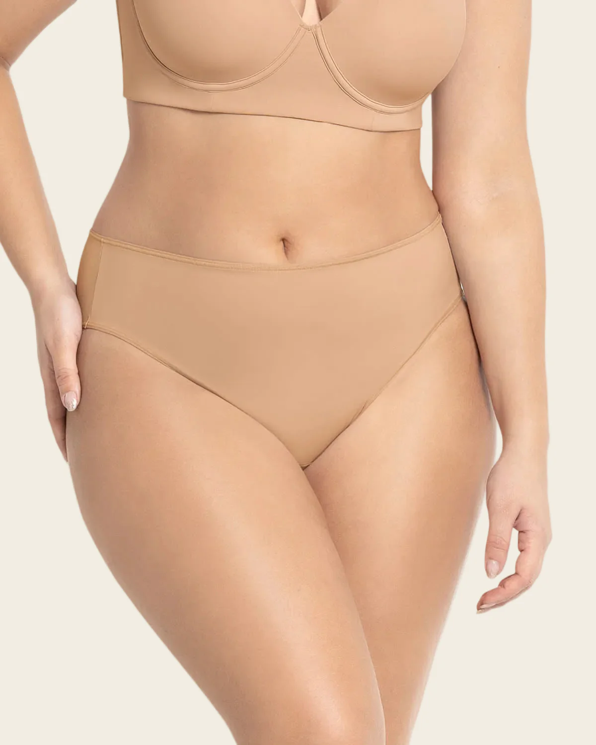 High-Leg Classic knicker with Moderate Shaping Compression