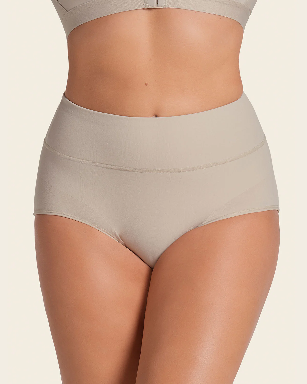 High-Waisted Classic Shaping Knicker - Image 15
