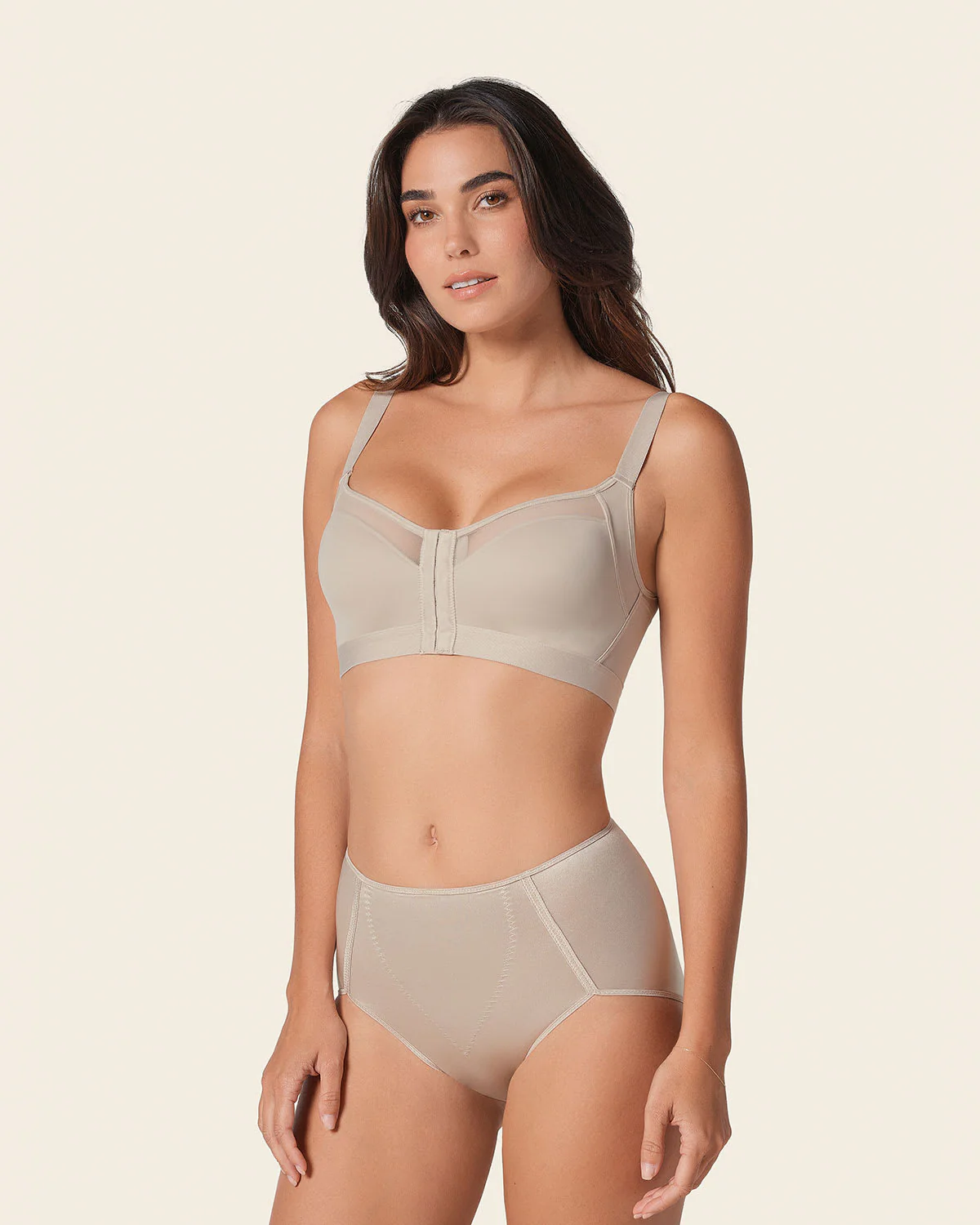 Lightly Lined Wireless Posture Corrector Bra - Image 3