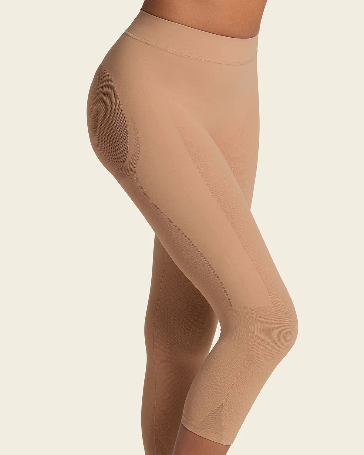 PowerStay Short + SmartShape Capri en Habano - Image 14